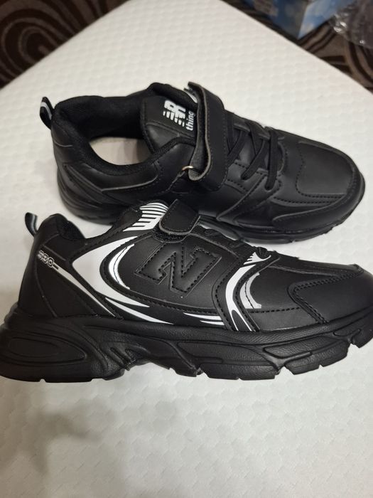 Кроссовки для мальчика р.36 (23см)