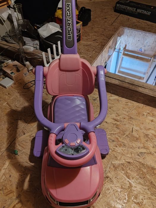 Chodzik, pchacz, samochodzik z zapinanymi bokami