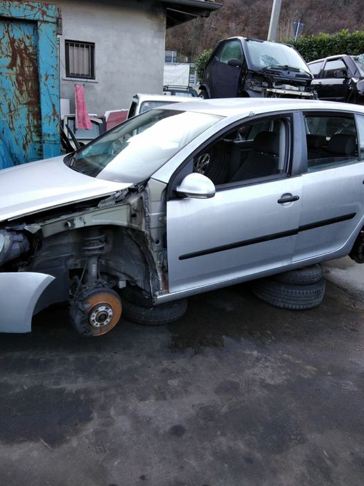 Есть запчасти нa volkswagen golf 5 1.9d tdi хетчбэк 2005 год