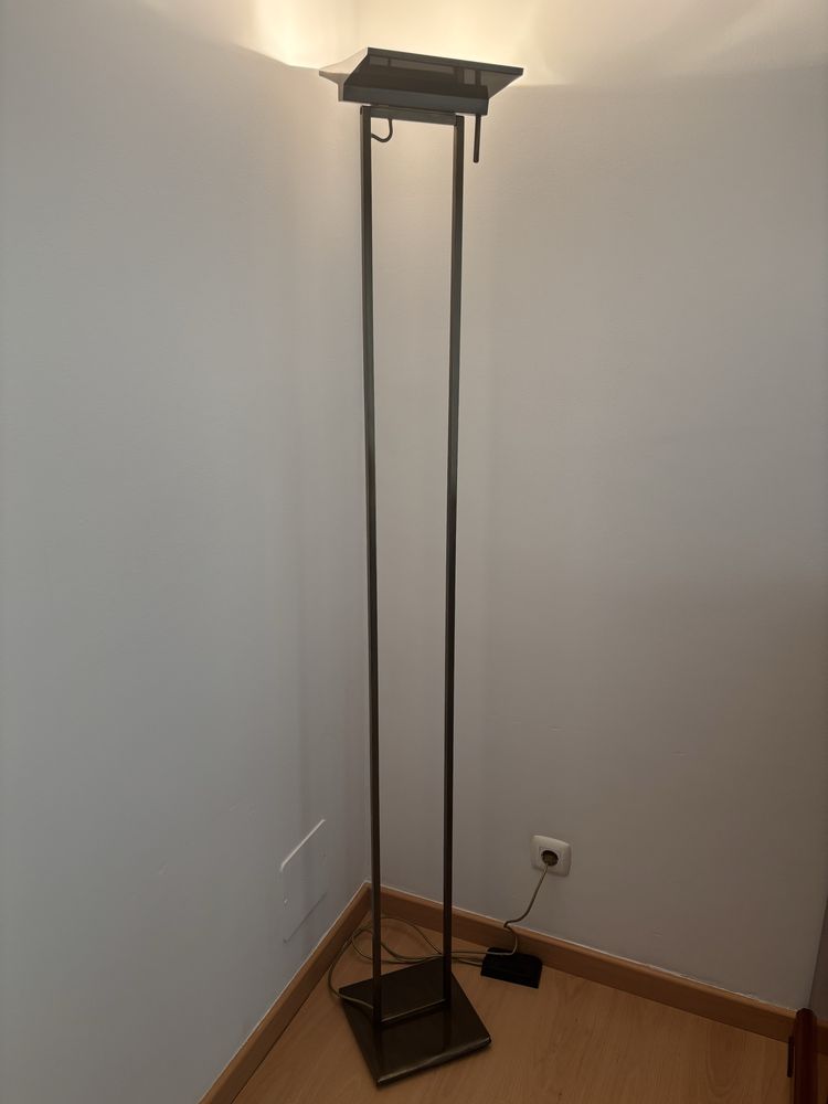 Candeeiro de pé para sala