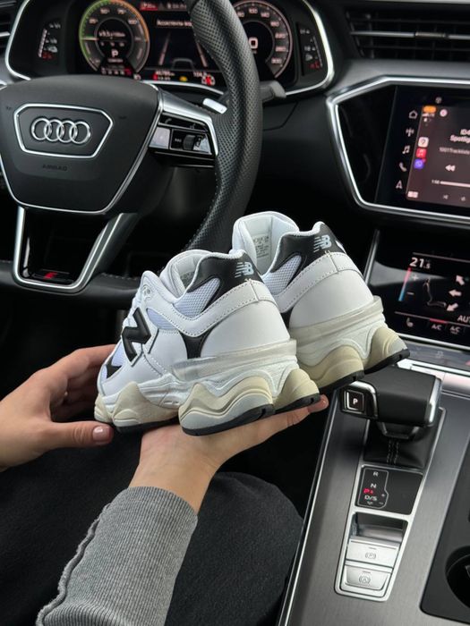 Жіночі кросівки N*w B*lance 9060