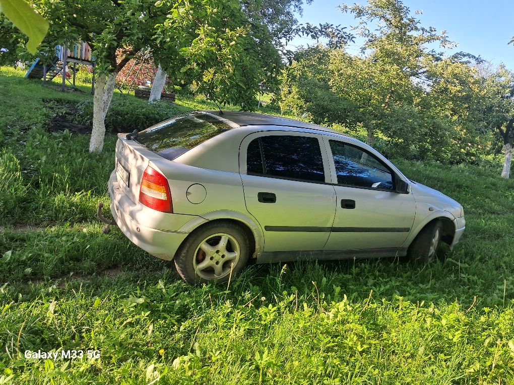 Продам опель астра дж