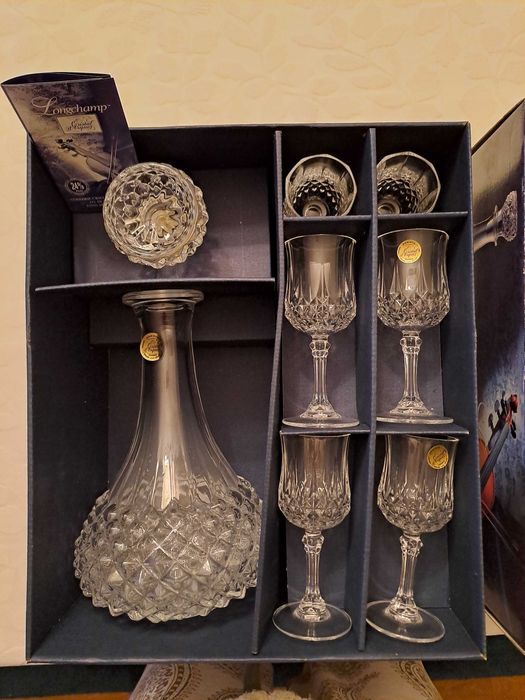 garrafa e 6 copos de cristal