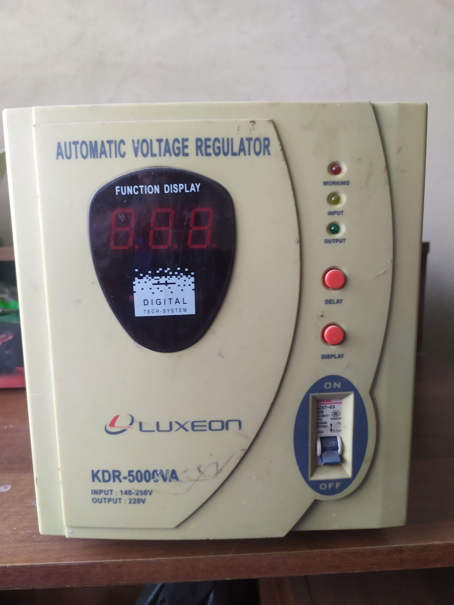 Стабілізатор Luxeon KDR-5000VA