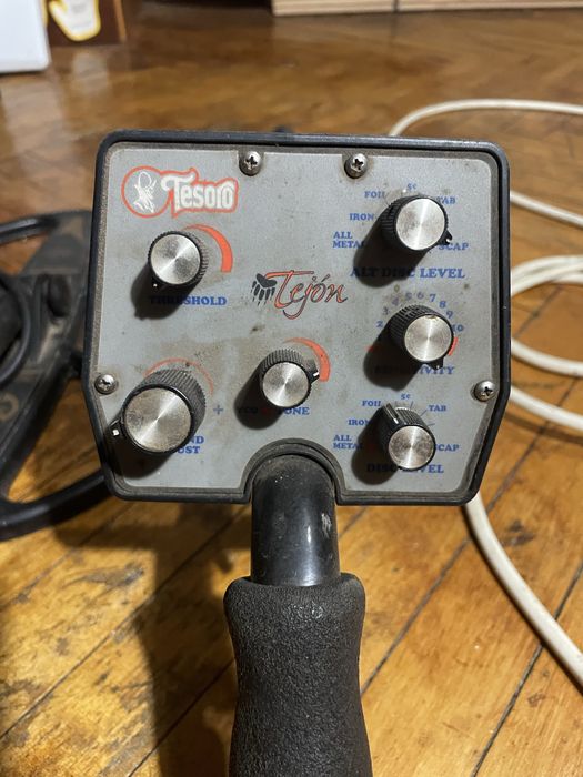 Металоискатель Tesoro