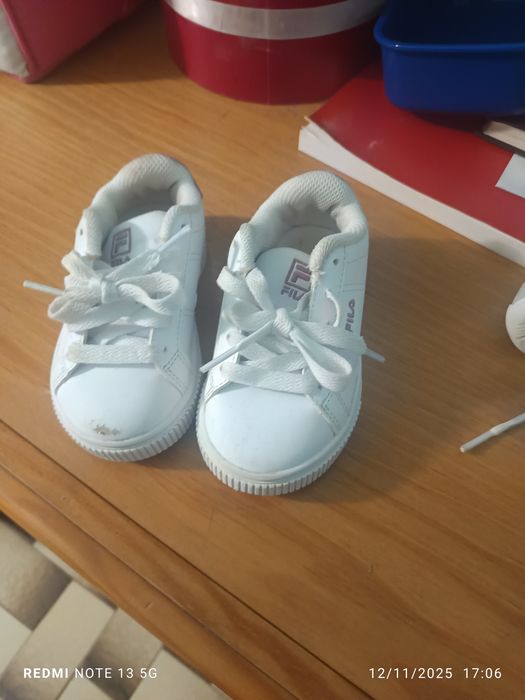 Vendo sapatilhas de bebe