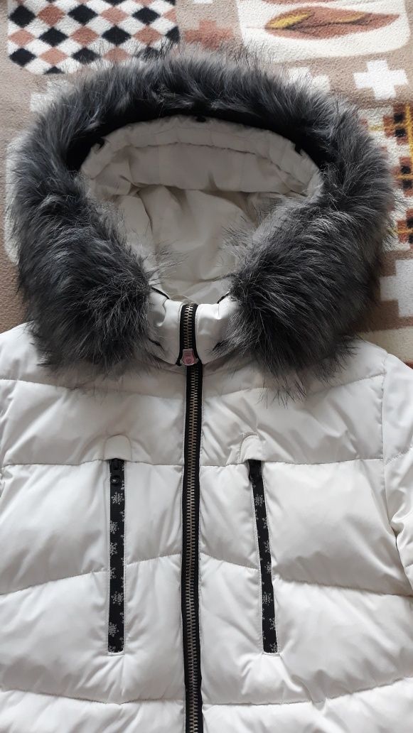 Продам женский пуховик Jarius