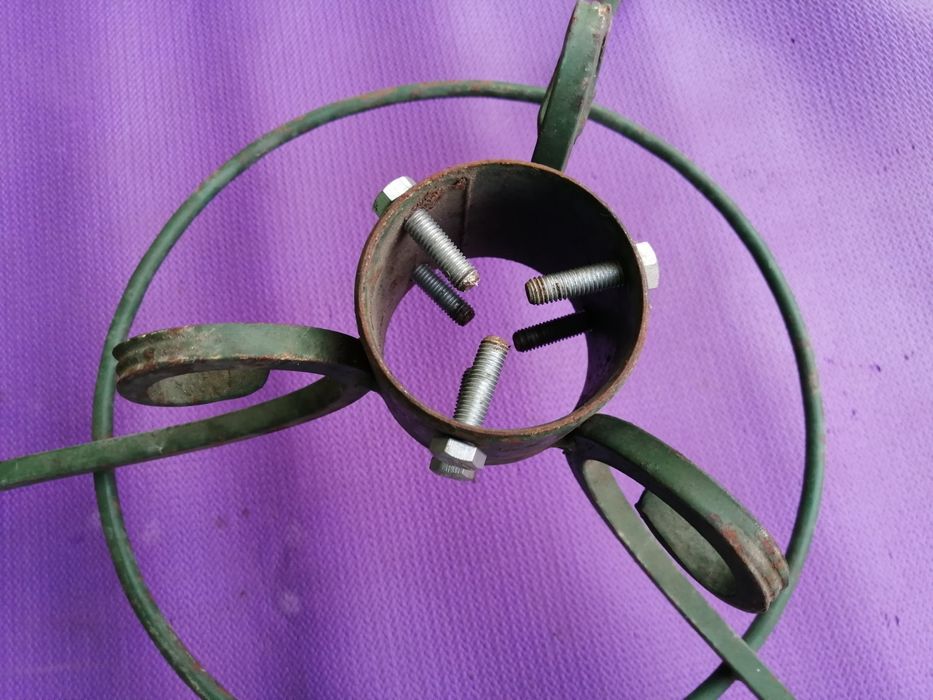 Тренога под елку устойчивая