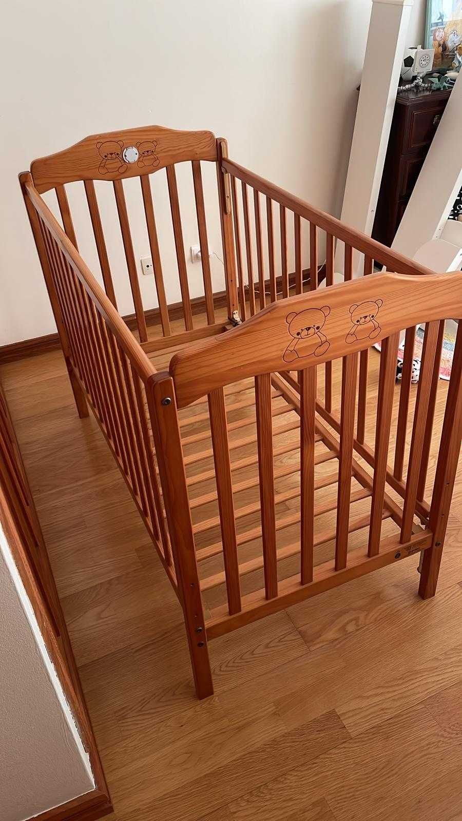 Berço e colchão de criança
