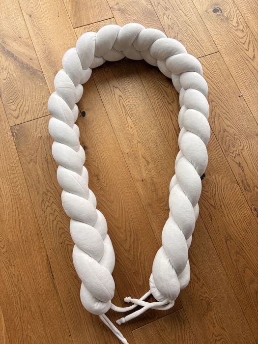 Ochraniacz do łozeczka warkocz bialy welurowy