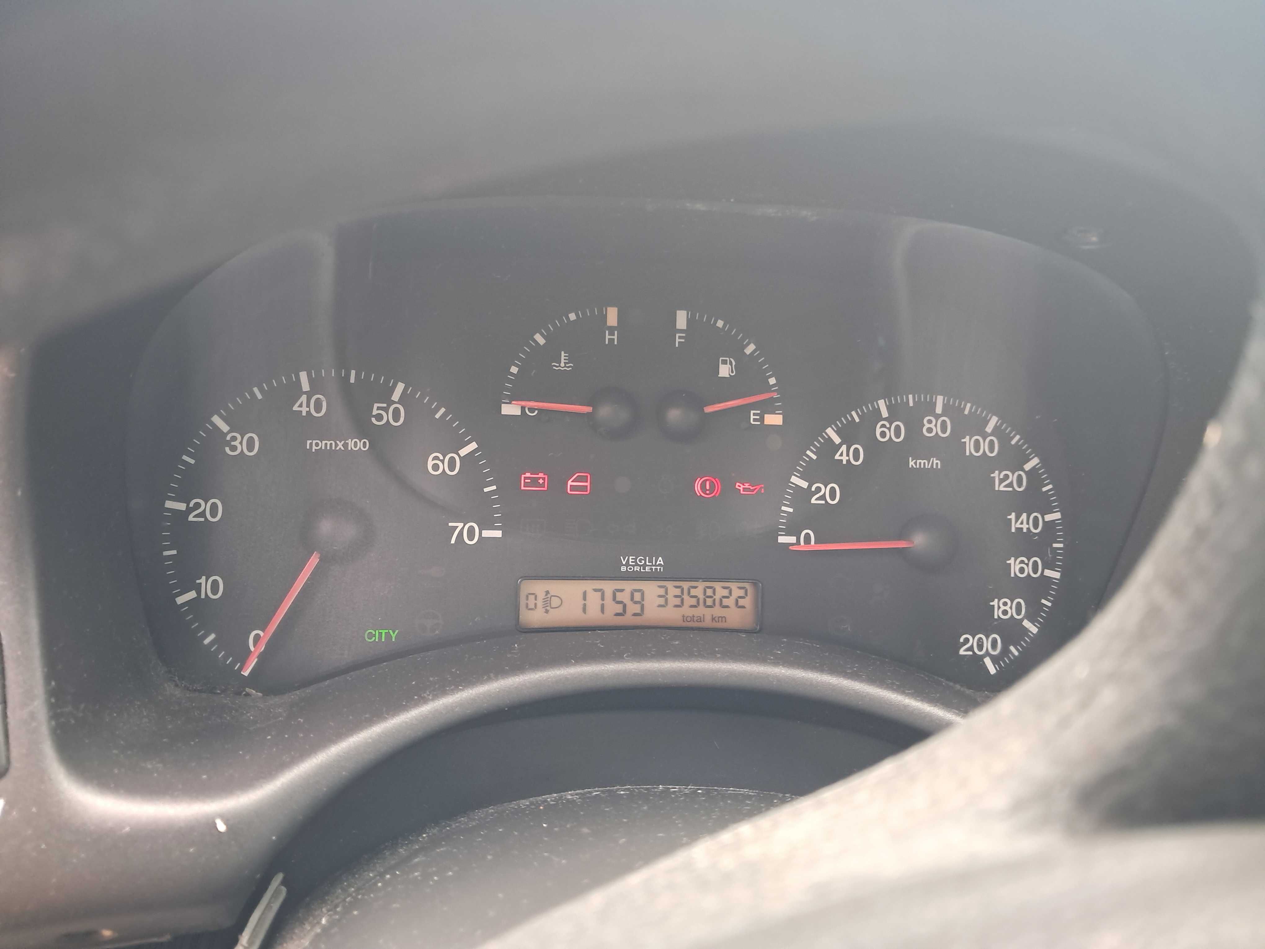 Vende se Fiat Punto, carro citadino e económico