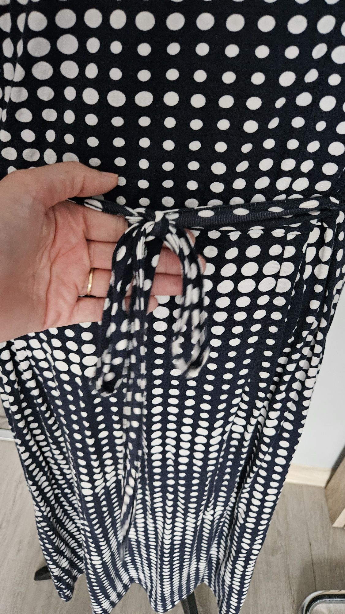 Sukienka w groszki midi Xxl/xxxl