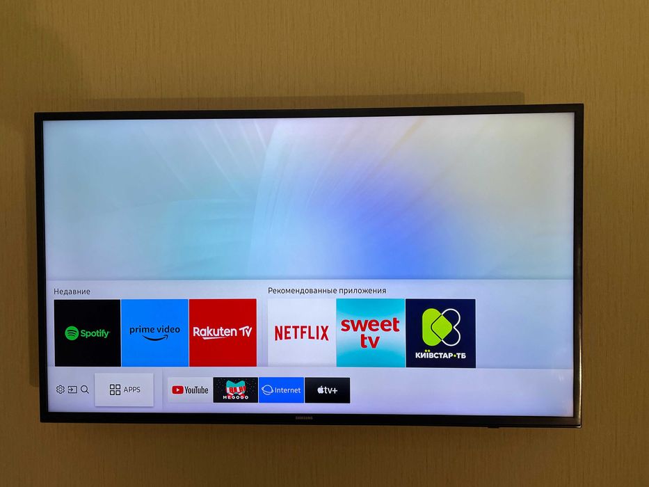 Телевізор Samsung UE43MU6100 (43 дюйми,4K,HDR)