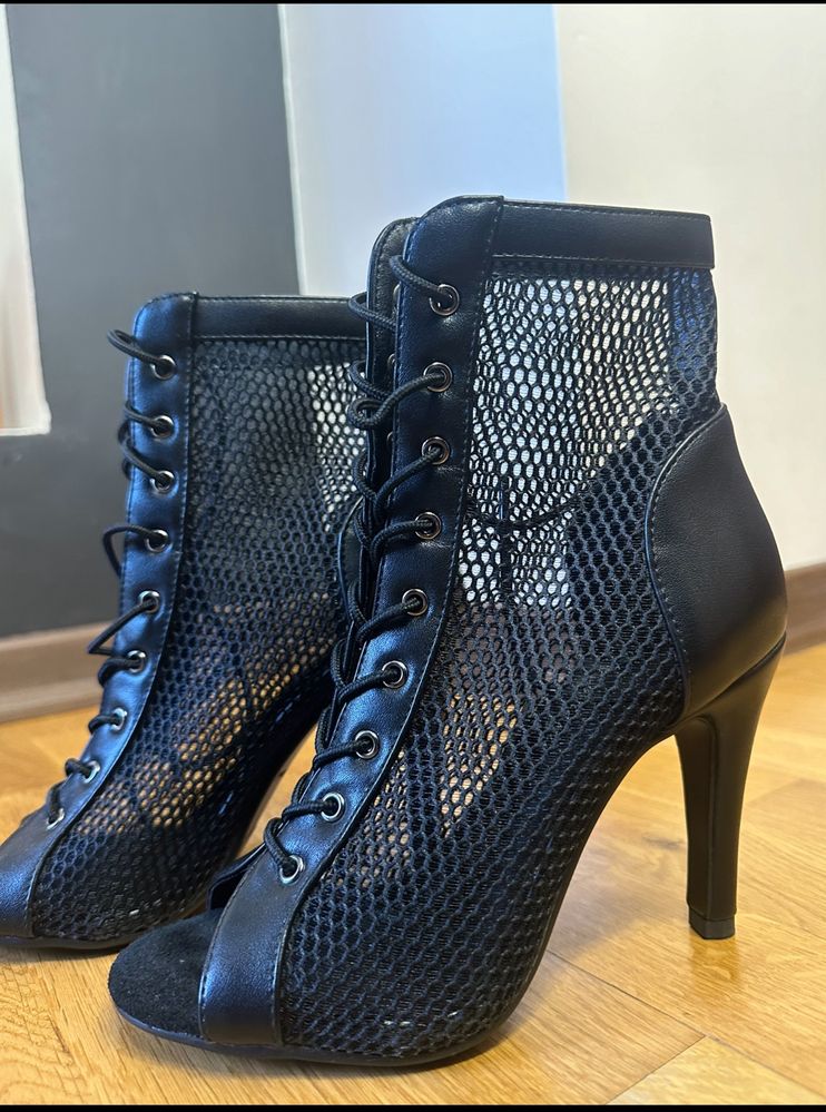 Хілси / Взуття для танців High Heels / Підбори на шпильці
