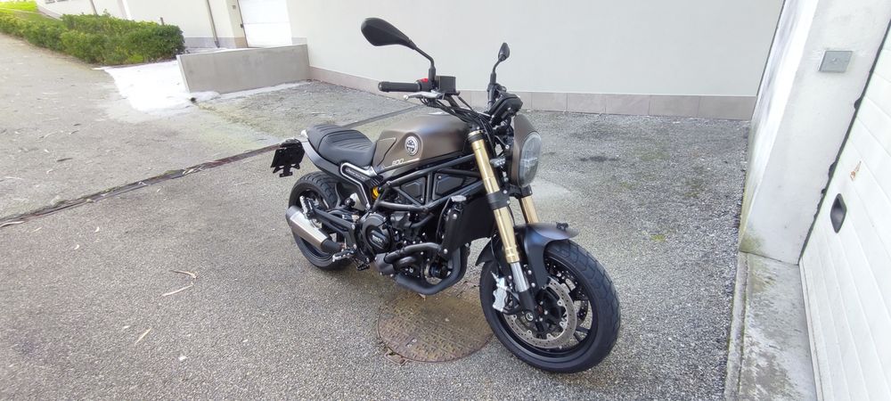 Benelli Leoncino 800