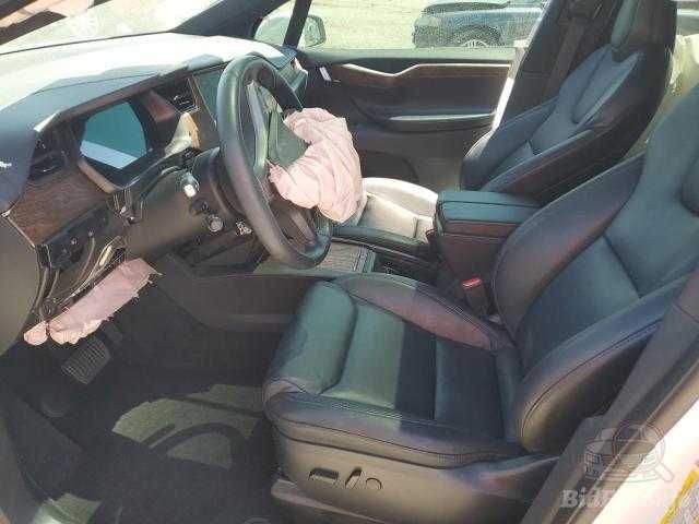 Tesla Model X 20-й рік long ranger