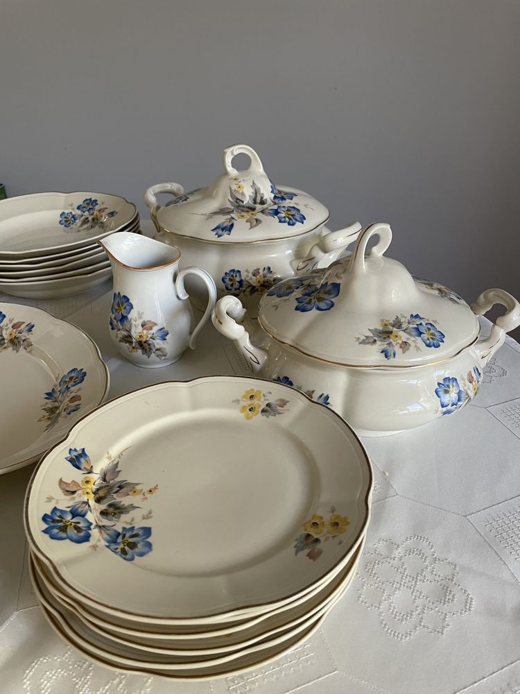 Porcelana powojenna lata 50 Huta Chodzież zestaw obiadowy