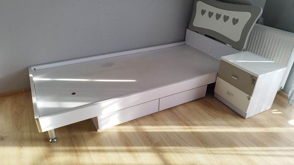 Łóżko z szufladami 90x200 plus szafka.
