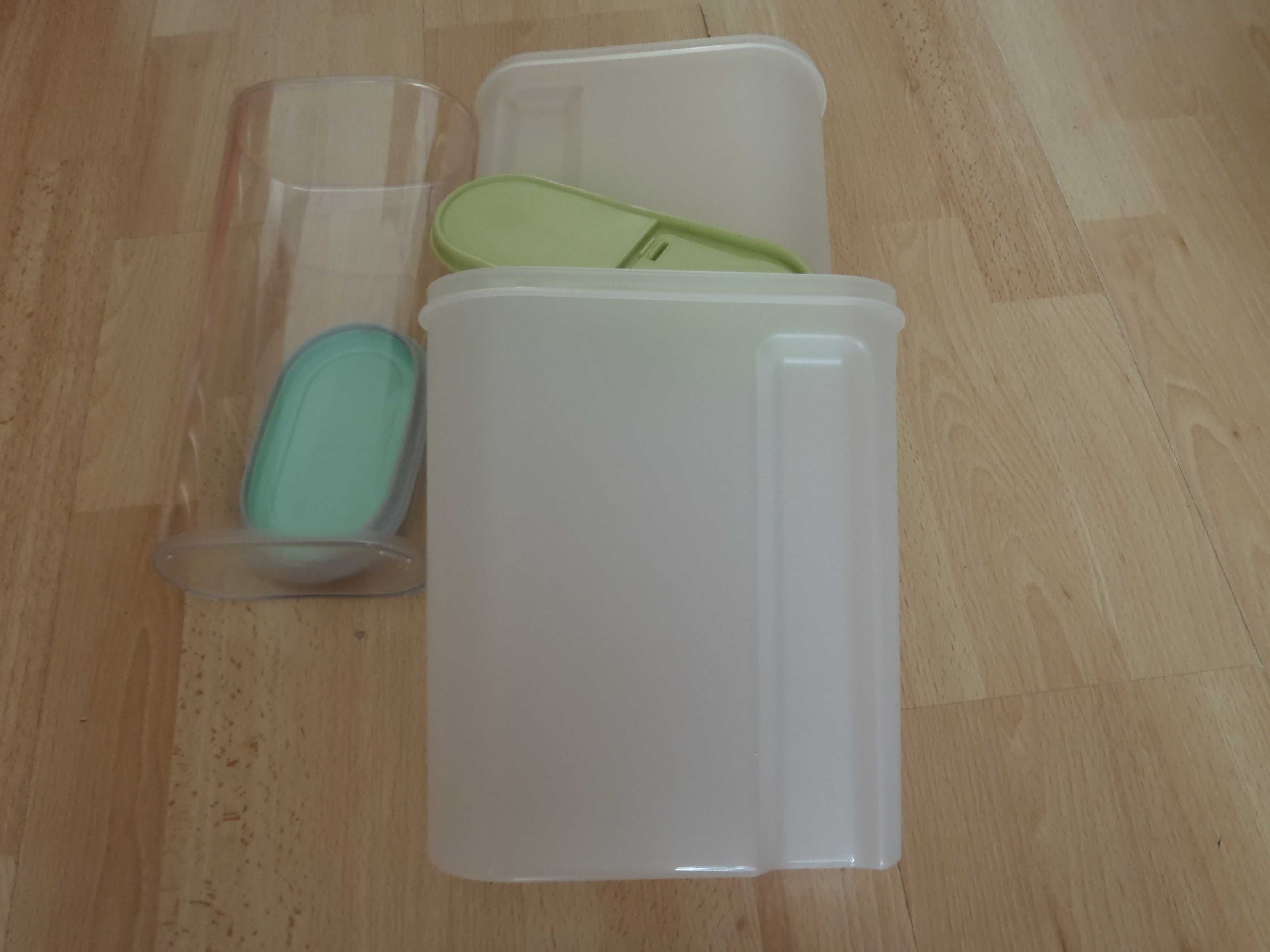 Pojemnik plastikowy na żywność