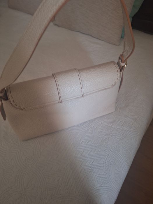 Vendo mala bege perspontada a castanho