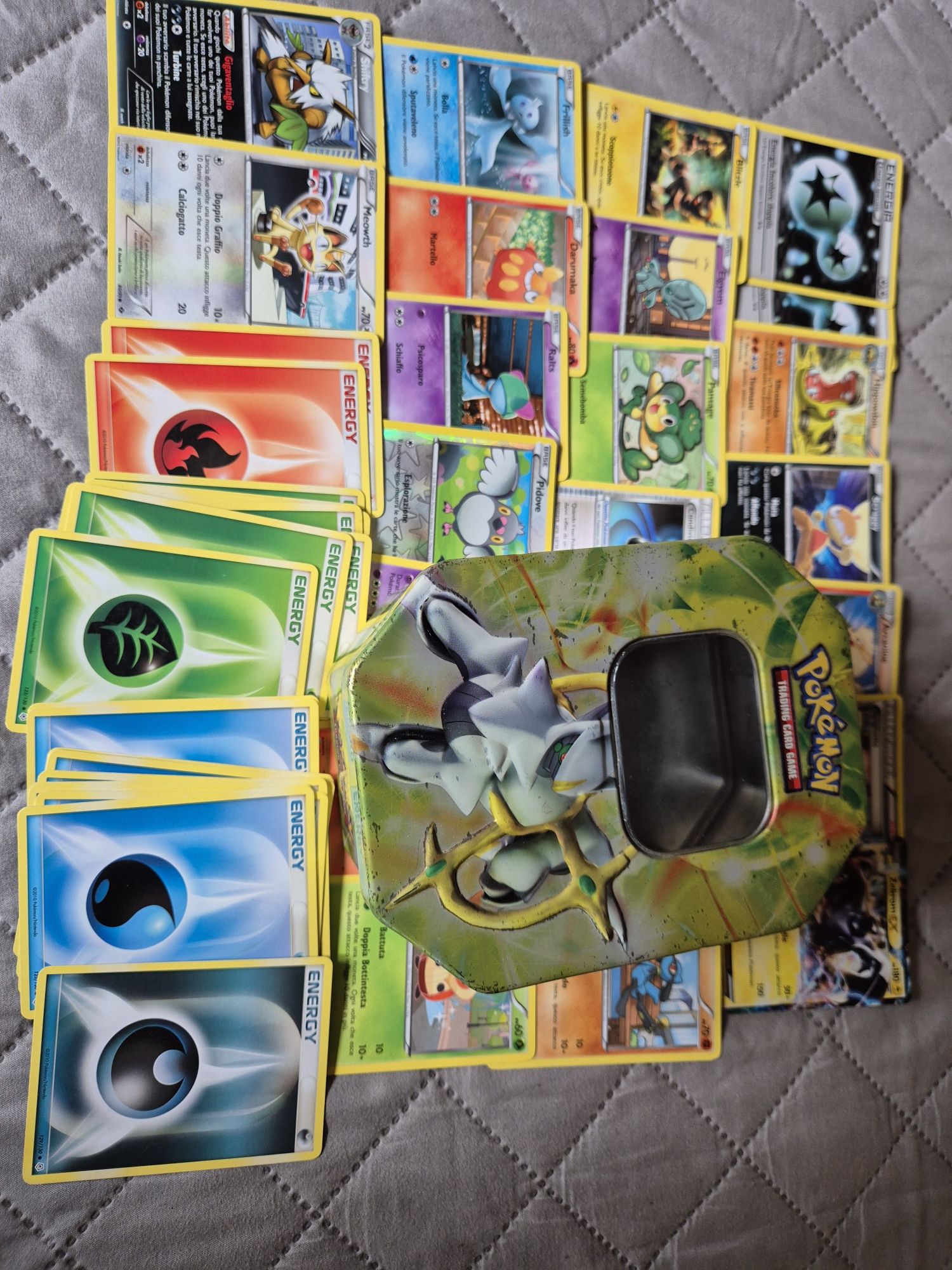Karty pokemon nowe z pudełkiem