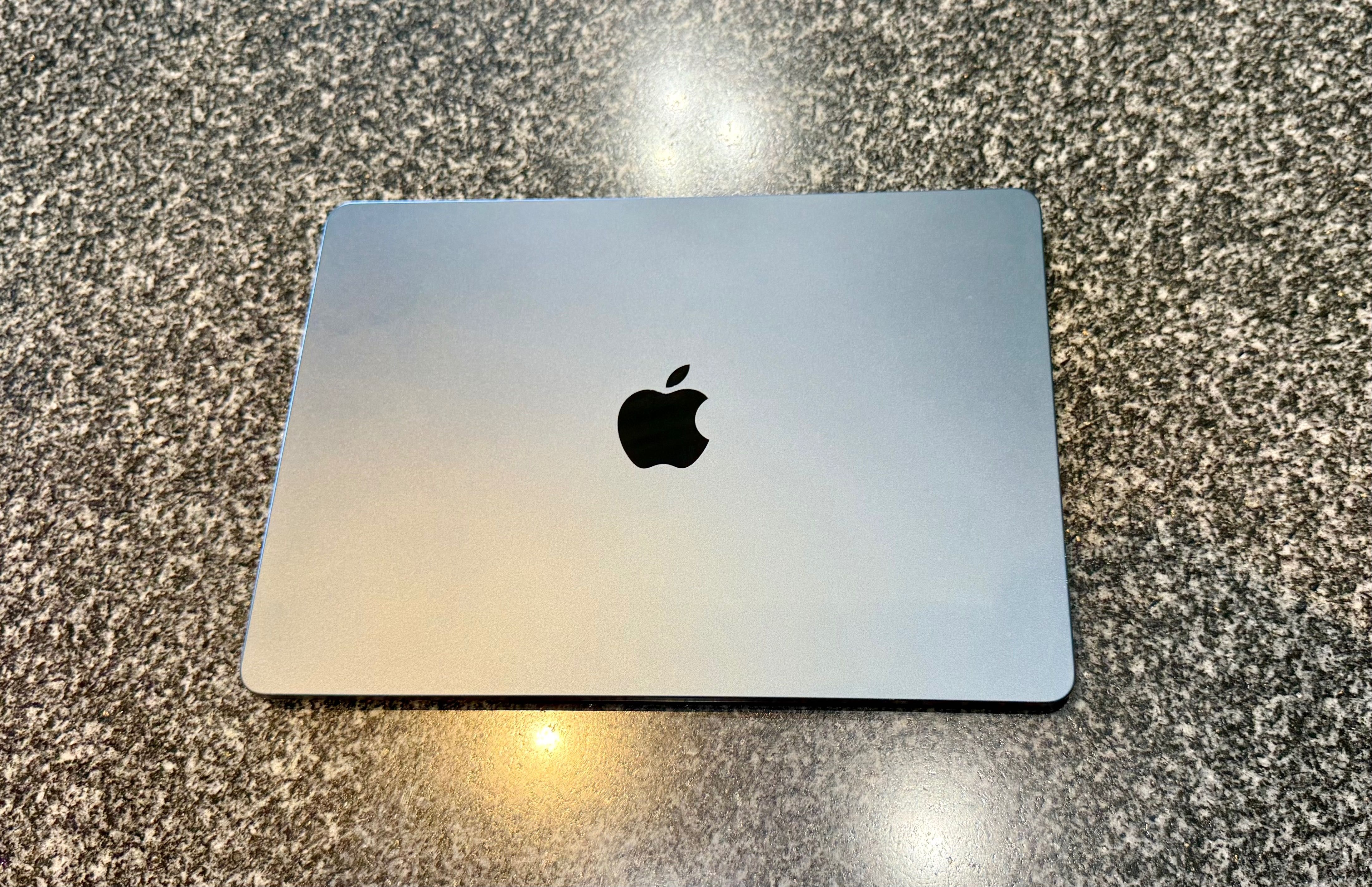 MacBook Air M2 16GB / 256GB SSD com garantia – Como NOVO