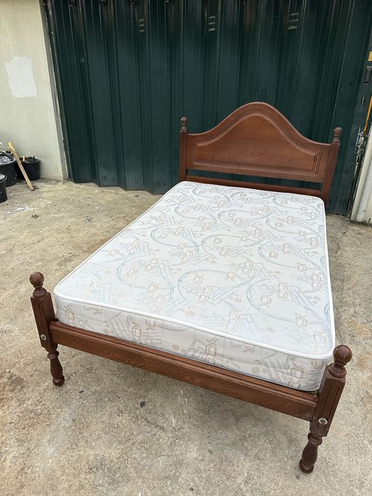 Cama solteiro + colchão incluido