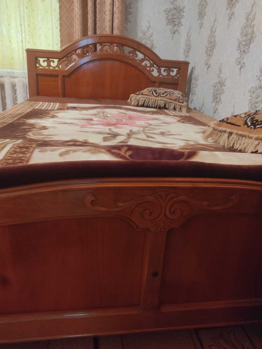 Двухспальная кровать