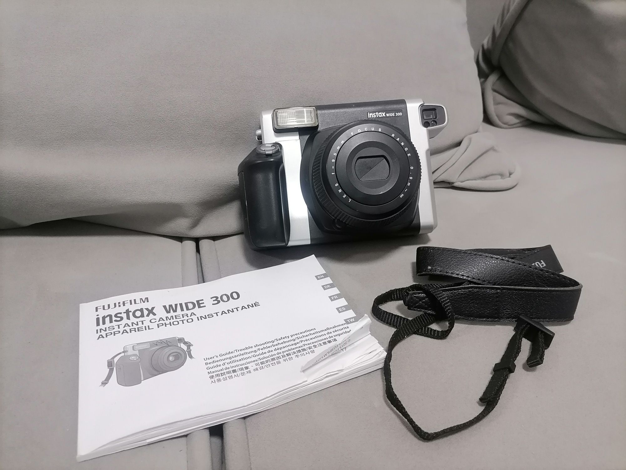 Камера для миттєвого друку Fujifilm Instax Wide 300