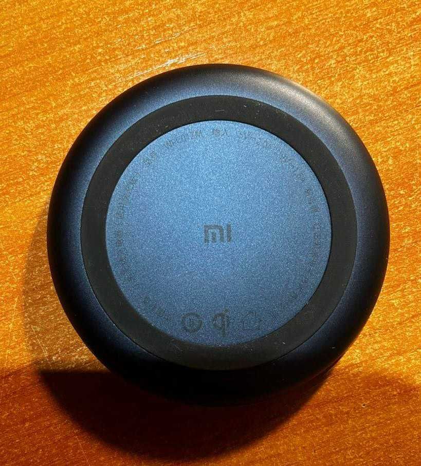 Беспроводная зарядка  // Xiaomi Wireless Charging