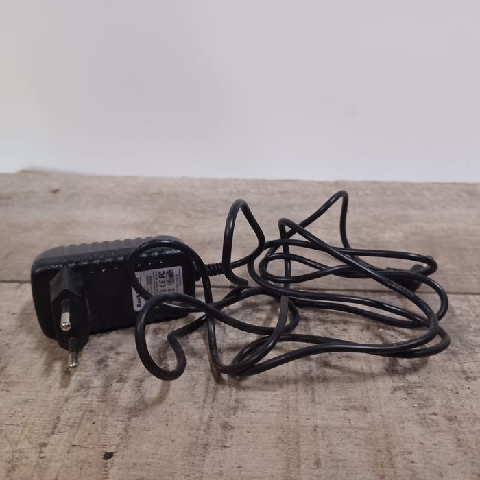 Rockpower RP NT 10 EU zasilacz do efektów 12V DC 1000mA 1A