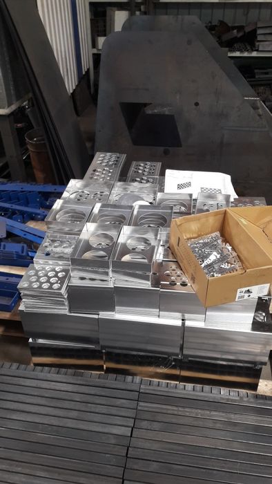 Лазерне порізка металу. Вироби з металу.