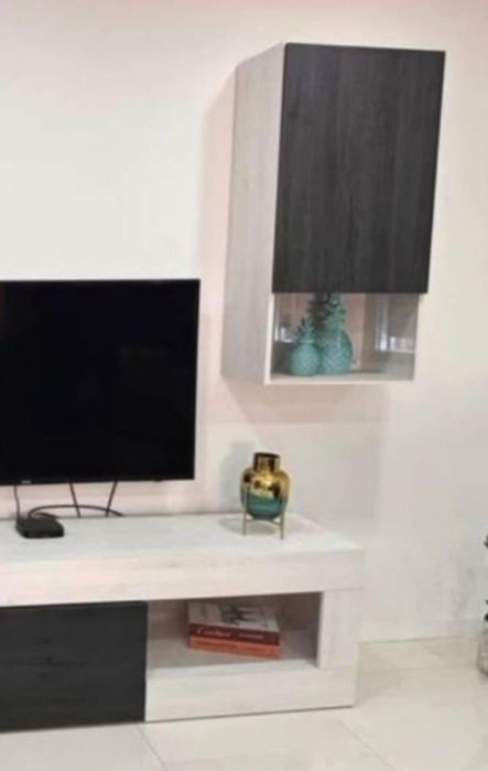 Móvel Sala c/porta e vidro