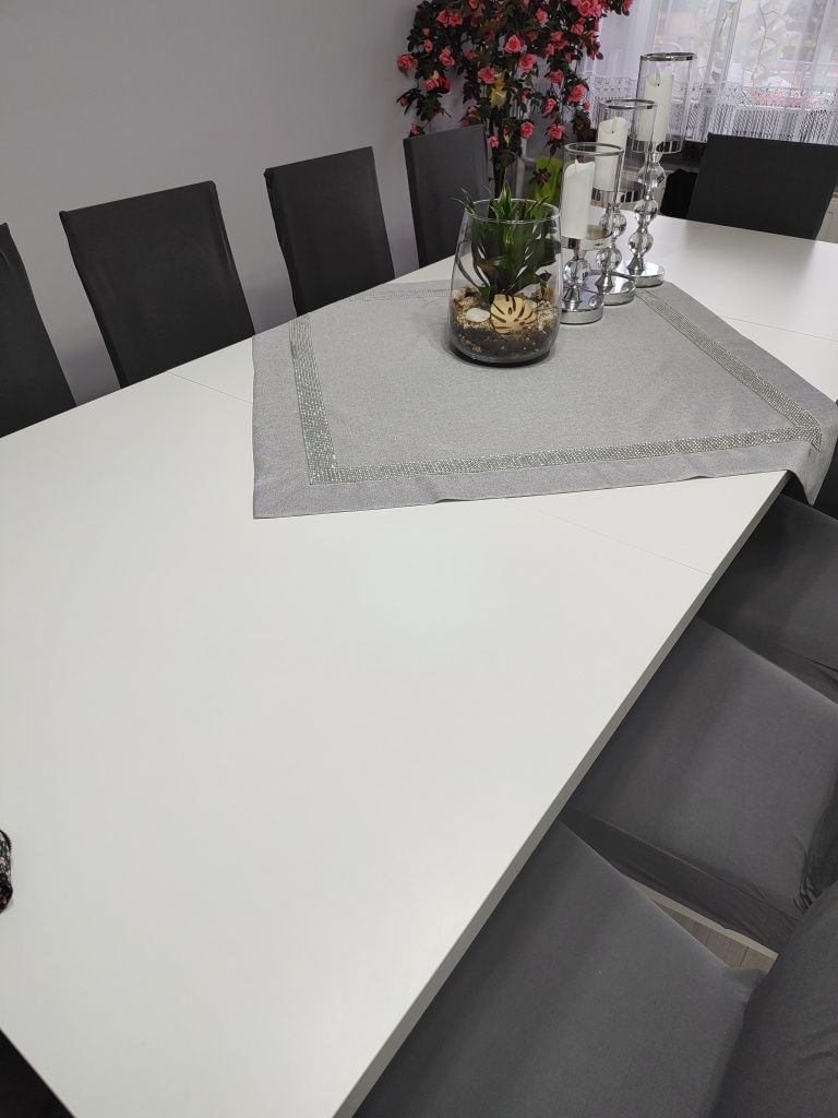 Stół pokojowy biały