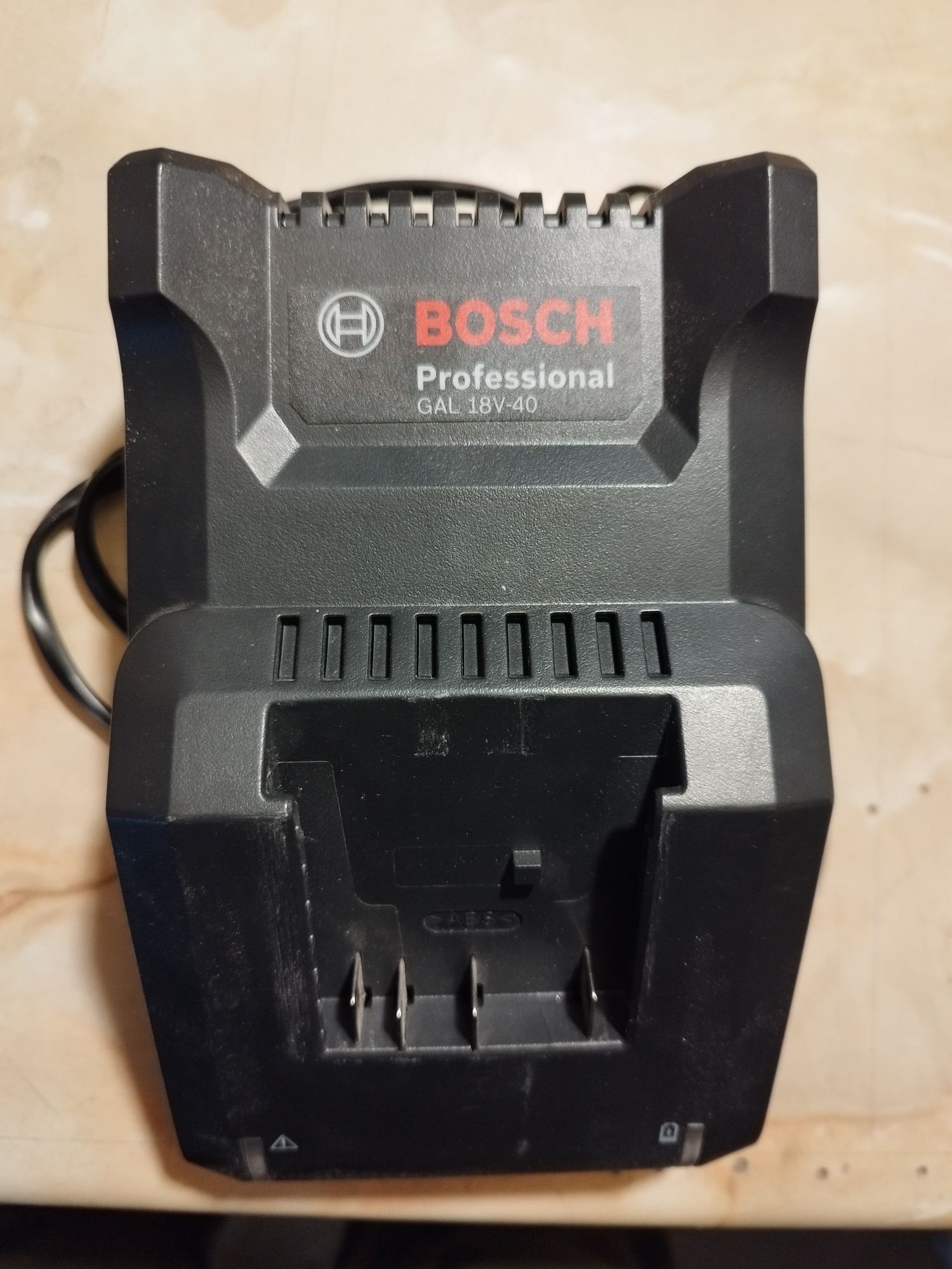 Ładowarki Bosch odsysacz pyłu Bosch