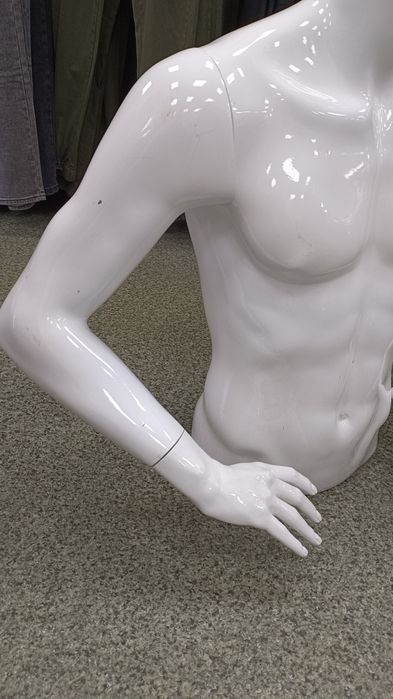 Манекен чоловічий торс акриловий оригінал