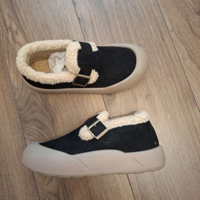 Взуття 37-37,5 нове!