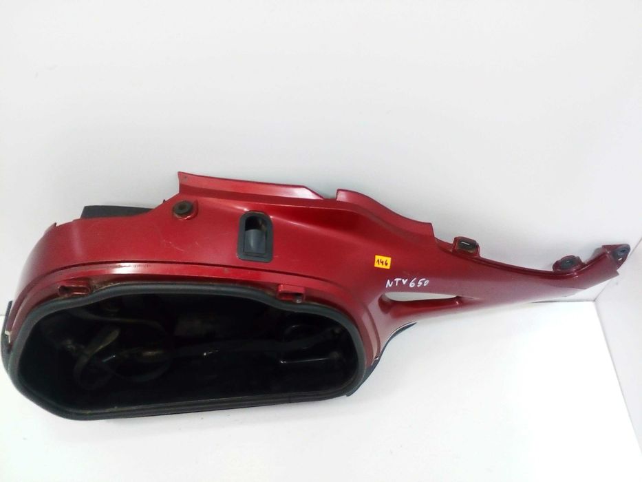 Honda ntv 650 deauville prawy kufer schowek gitara