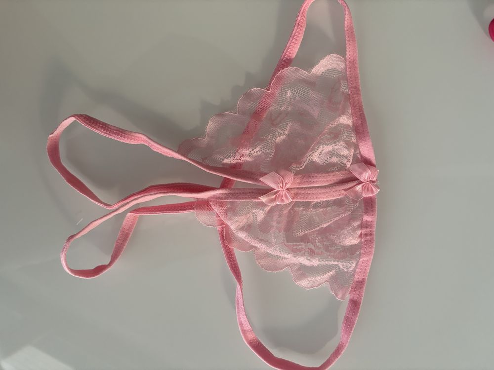 Majtki stringi erotyczne sexowne koronkowe z rozcieciem seksowne