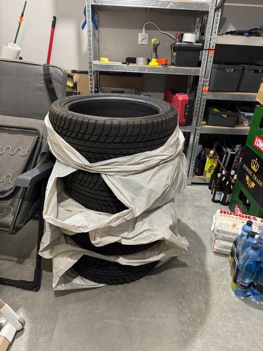 Bridgestone Blizzak LM001 225/45/18 zimowe