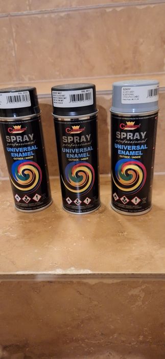 Farba lakier w sprayu