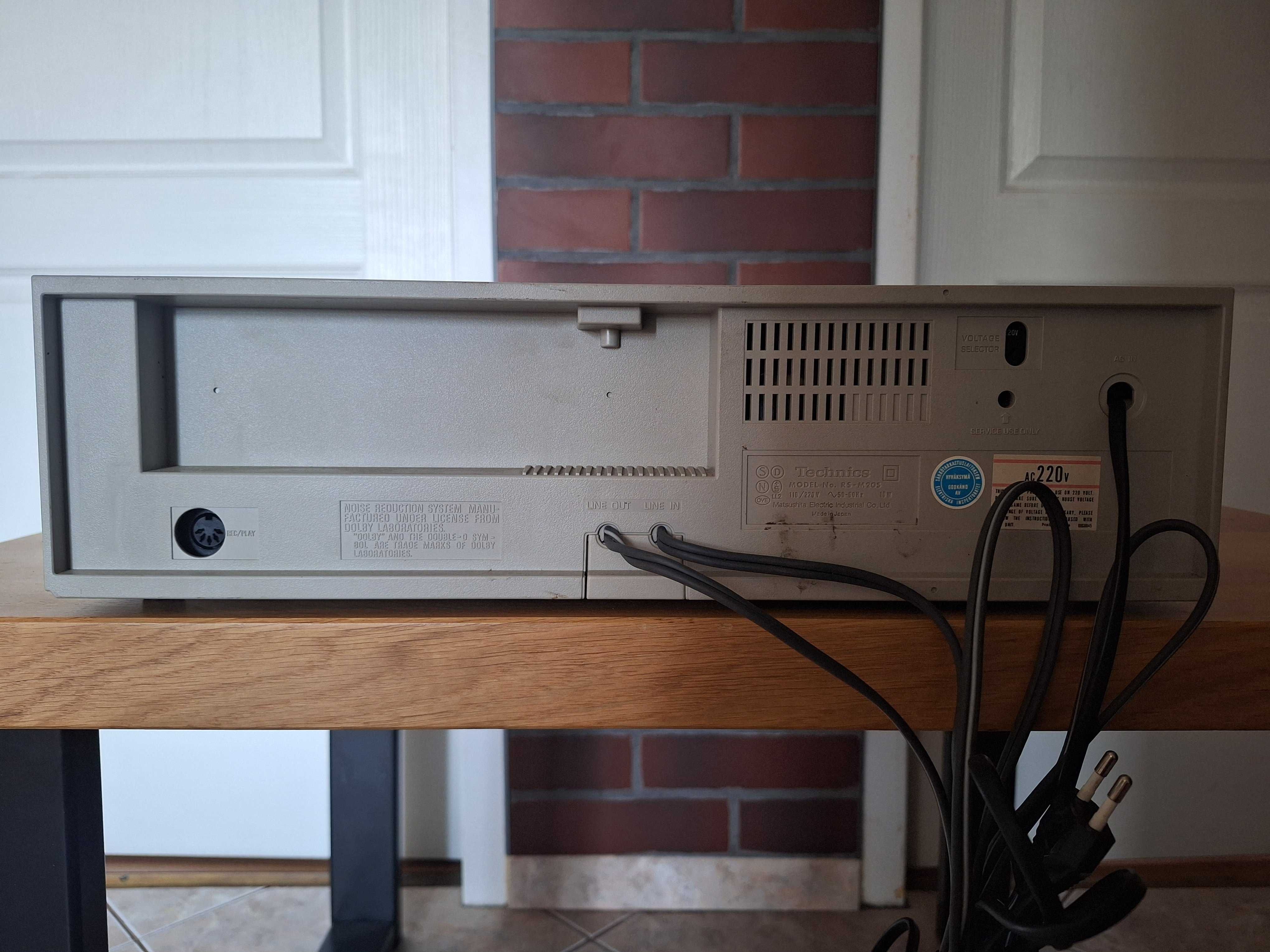 magnetofon deck Technics M205