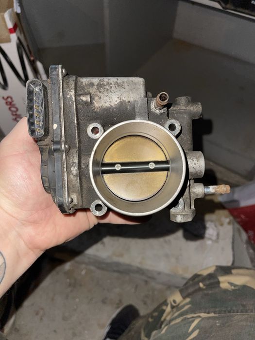 Дроссельная заслонка Subaru
