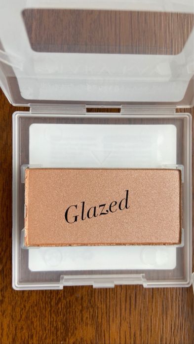 Puder Rozświetlający ChromaFusion do Konturowania - Glazed Mary Kay