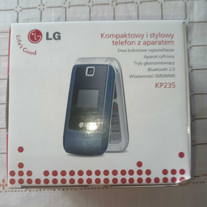 LG KP 235 - kompaktowy i stylowy telefon z aparatem.