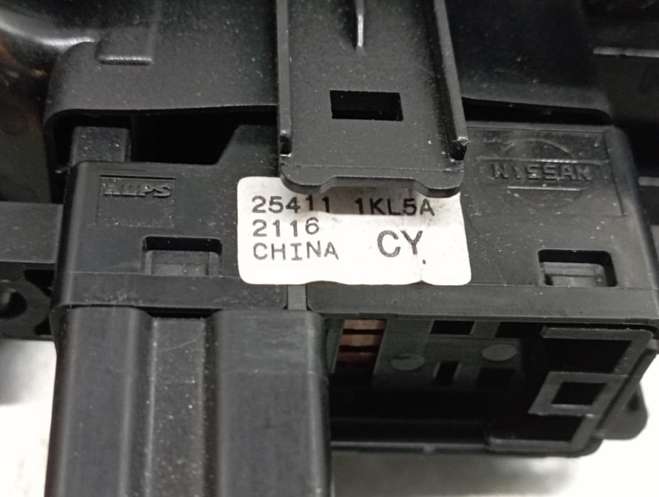 Comando / botão / interruptor vidros trás esquerdo NISSAN Leaf EV (ZE0