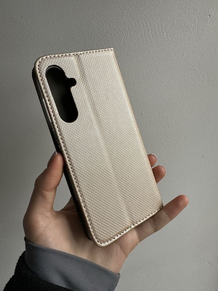 Etui zamykane złote SAMSUNG A35