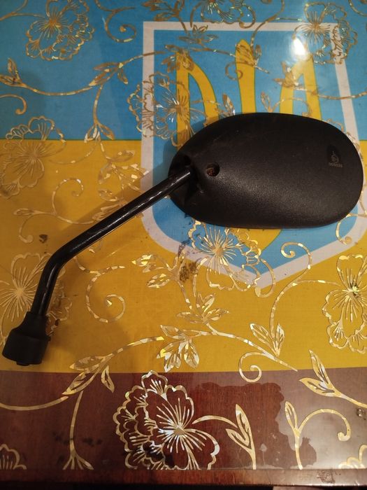 Дзеркало на мотоцикл ліве