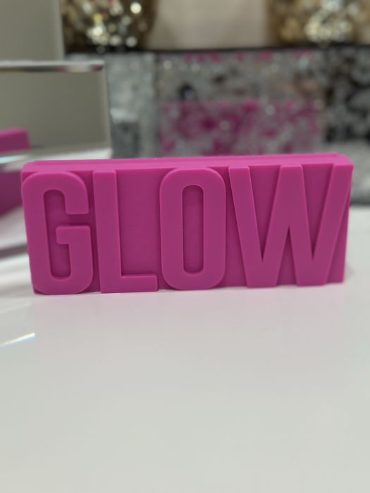 Glam Glow - paleta rozświetlaczy