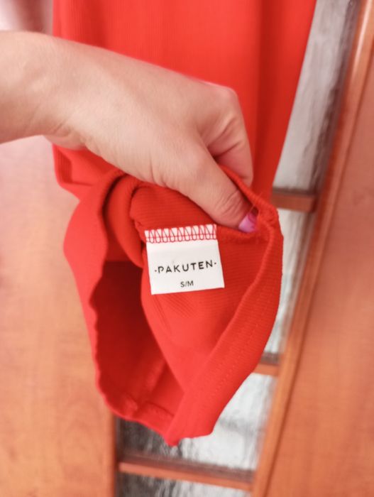 Sprzedam czerwoną sukienkę firmy Pakuten